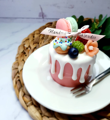 Soy Wax Drip Cake Scented Candle